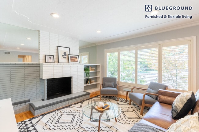 1058 Lovoi Way in San Jose, CA - Building Photo - Building Photo