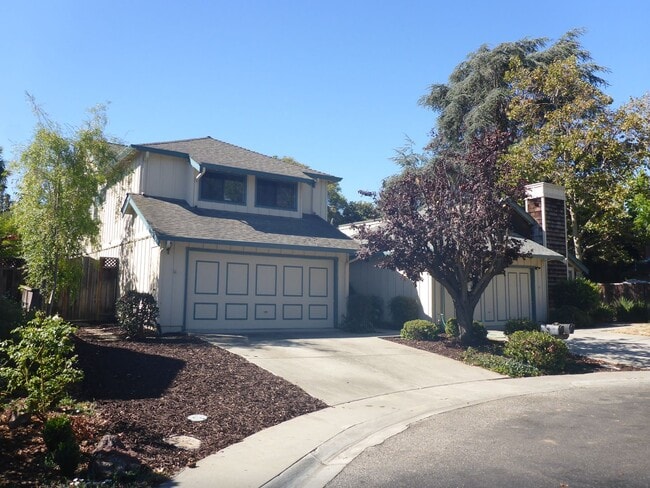 property at 3030 Greenbriar Ct