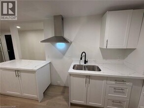 803 King St in Port Colborne, ON - Building Photo - Building Photo