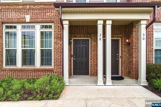 28 Leahy Dr in Wood Ridge, NJ - Building Photo - Building Photo