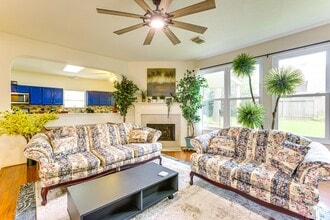 618 Bending Bough Dr in Spring, TX - Building Photo - Building Photo