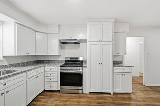 2409 Estate Dr in Deer Park, TX - Building Photo - Building Photo