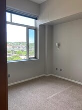 400 Pike St, Unit 518 in Cincinnati, OH - Building Photo - Building Photo