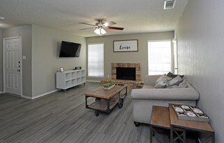 Country Club Villas Abilene in Abilene, TX - Building Photo