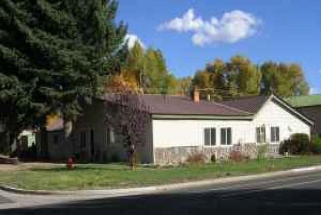 property at 202 S 11th St