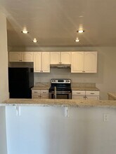 2424 Adirondack Row in San Diego, CA - Building Photo - Building Photo