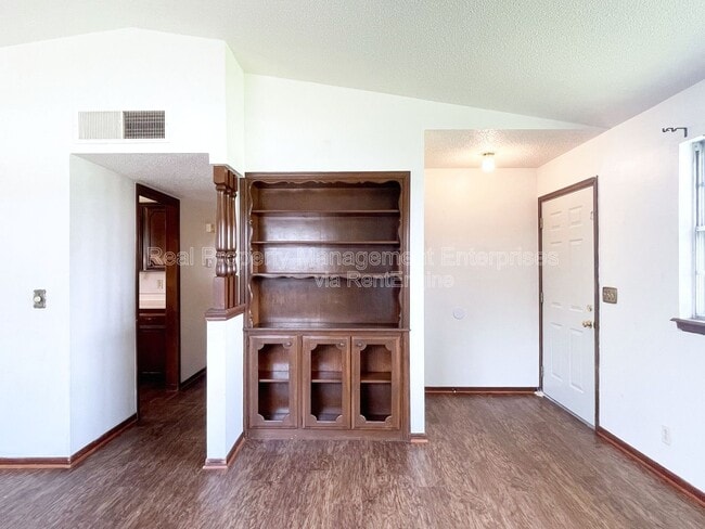 4841 Newport Dr in Del City, OK - Building Photo - Building Photo