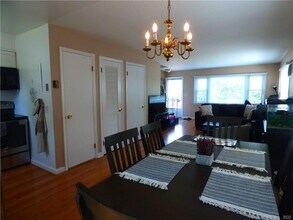 52 Rodwell Ave in Greenwich, CT - Building Photo - Building Photo