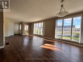 1310 Mosley St in Wasaga Beach, ON - Building Photo - Building Photo