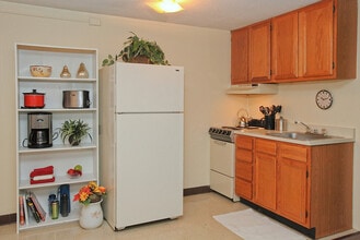 Fox Park in Plymouth, NH - Building Photo - Interior Photo