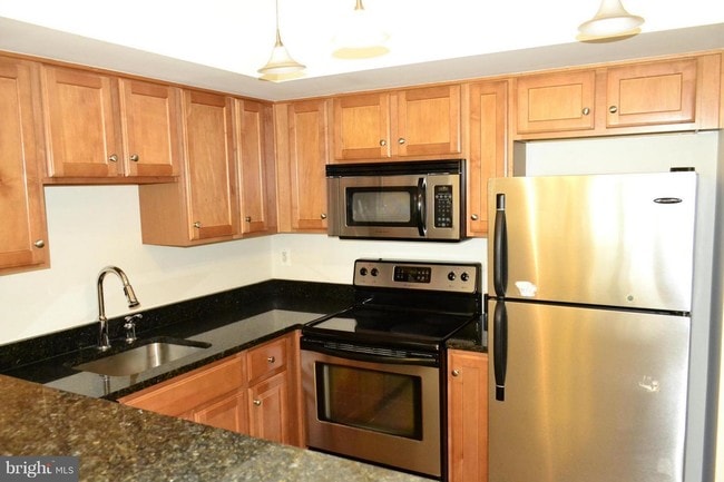 1001 N Randolph St, Unit 811 in Arlington, VA - Building Photo - Building Photo