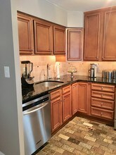 2632 Wagon Dr, Unit 1-B in Alexandria, VA - Building Photo - Building Photo