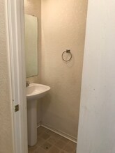 9910 Amber Ledge in San Antonio, TX - Building Photo - Building Photo