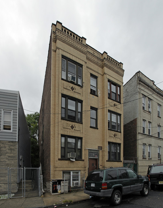 27 Gray St in Jersey City, NJ - Foto de edificio