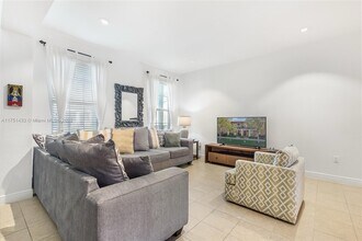 1119 SW 147th Ave in Pembroke Pines, FL - Building Photo - Building Photo