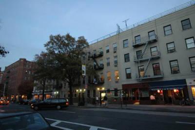 562 Hudson St in New York, NY - Building Photo - Building Photo