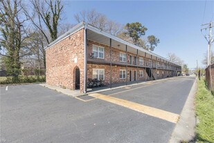 5667 Brickell Rd, Unit 6 in Norfolk, VA - Building Photo