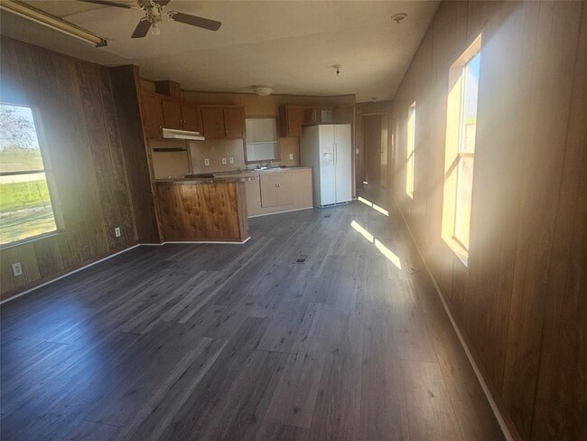 property at 1423 S Prosperity St