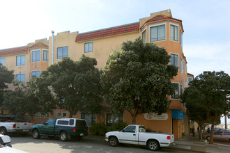 3101-3111 Vicente St in San Francisco, CA - Building Photo - Building Photo