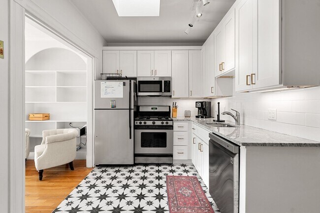 133 St Botolph St in Boston, MA - Building Photo - Building Photo