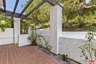 1560 Michael Ln in Los Angeles, CA - Building Photo - Building Photo