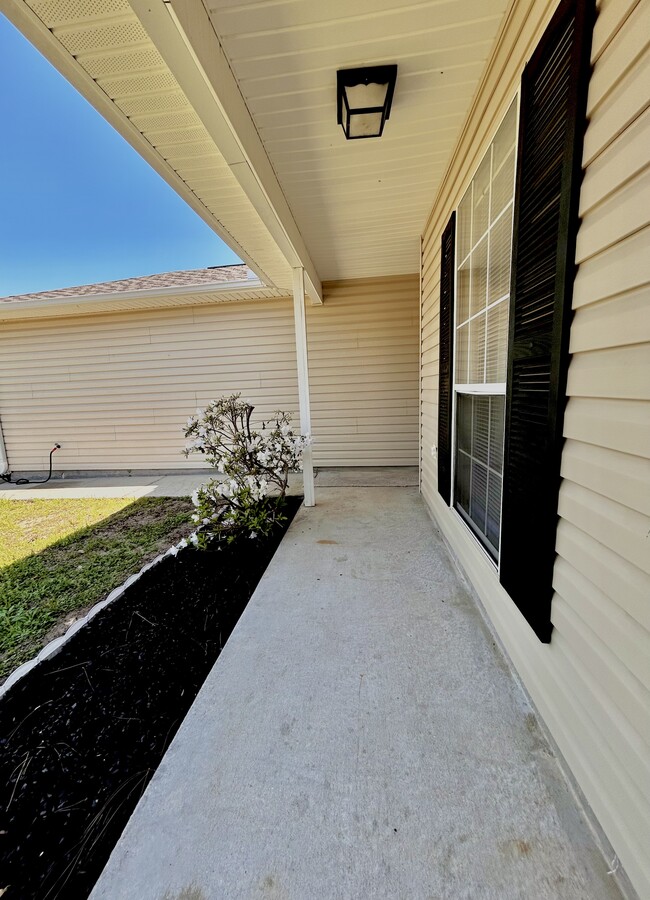 1082 Antigua Cir in Pensacola, FL - Building Photo - Building Photo