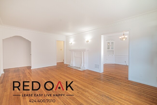 property at 332 1/2 N Ogden Dr