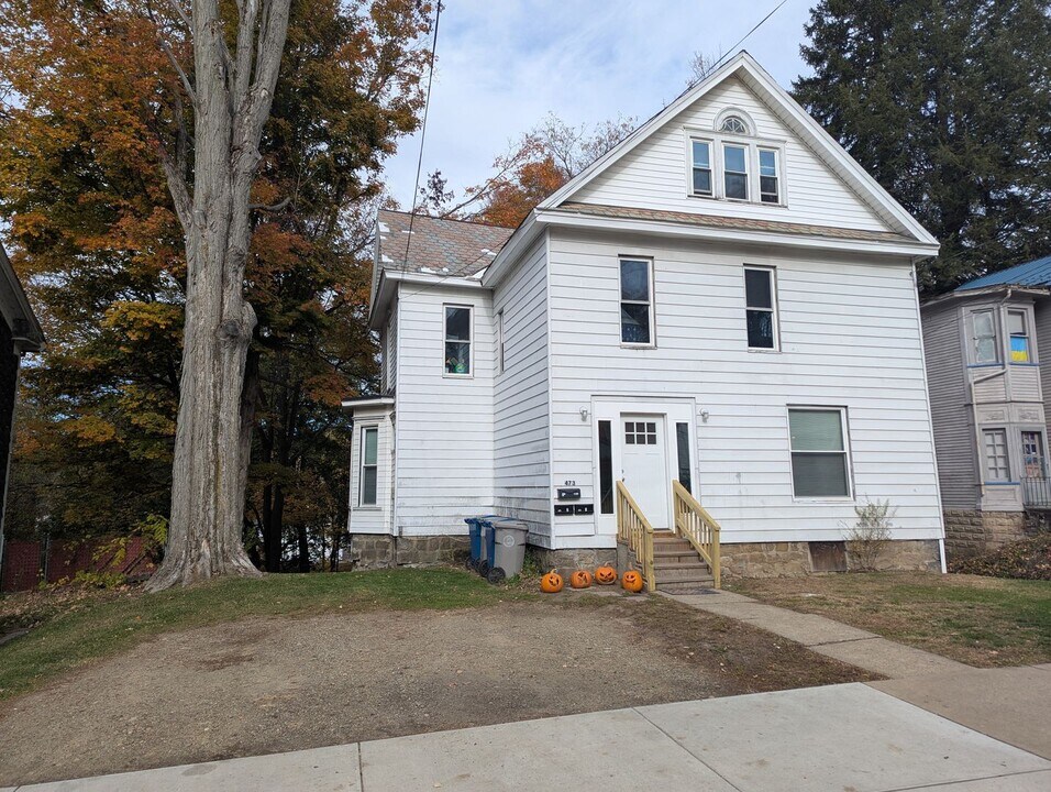 473 Walnut St in Meadville, PA - Building Photo