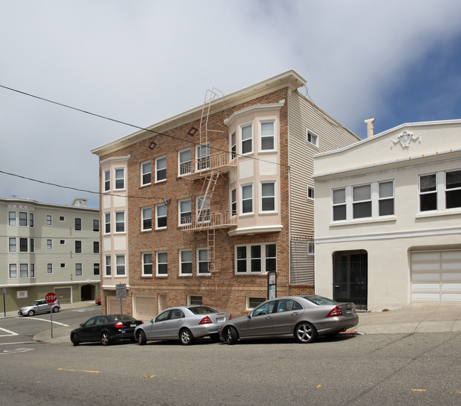 1695 Filbert St in San Francisco, CA - Building Photo - Building Photo