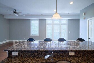 301 Augusta St in Greenville, SC - Building Photo - Building Photo