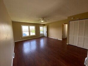 714 9th St, Unit 714 in Colona, IL - Foto de edificio - Building Photo