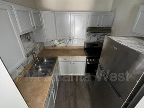 147 Lawton St SW in Atlanta, GA - Building Photo - Building Photo