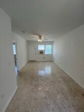 401 SW 8th Ct in Miami, FL - Building Photo - Building Photo
