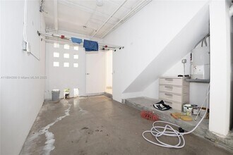212 Washington Ave in Miami Beach, FL - Building Photo - Building Photo