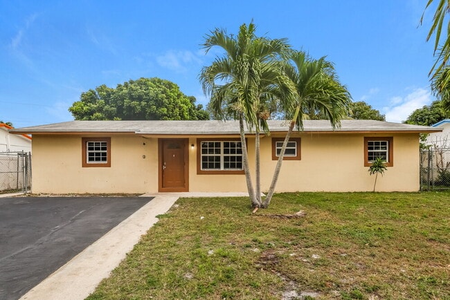 1280 SW 10th Terrace