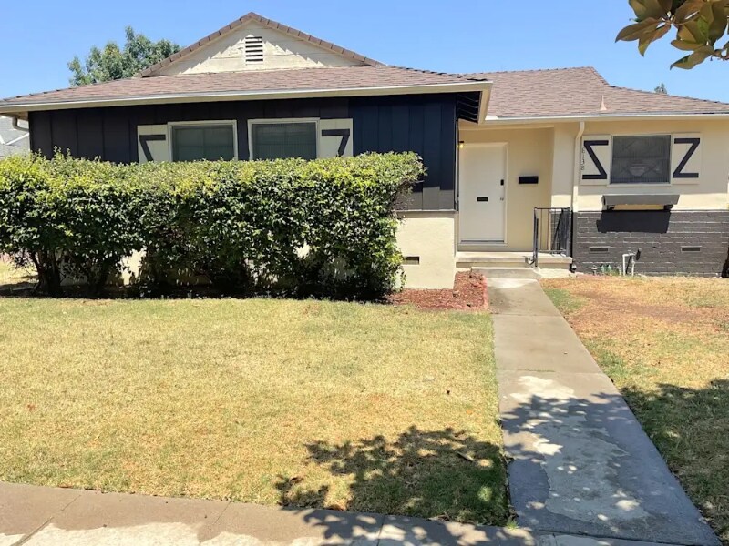 8139 Darby Ave in Los Angeles, CA - Building Photo