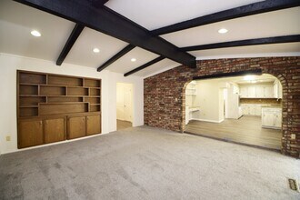 7811 South College Ave E in Tulsa, OK - Building Photo - Building Photo