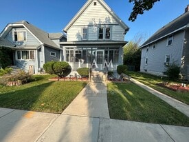 1120 S 56th St in West Allis, WI - Building Photo