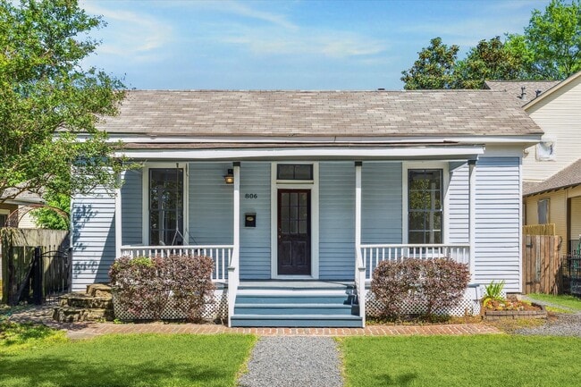 property at 806 Sabine St