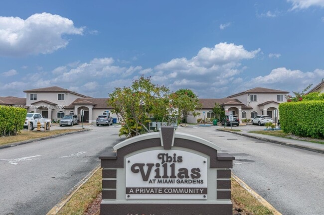 8640 NW 188th Terrace in Miami Gardens, FL - Building Photo - Building Photo