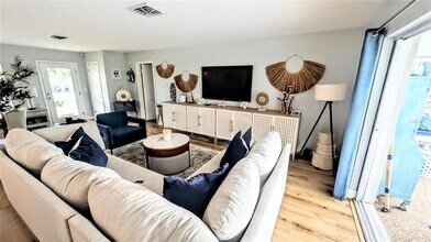 7477 Mariana Dr in Sarasota, FL - Building Photo - Building Photo