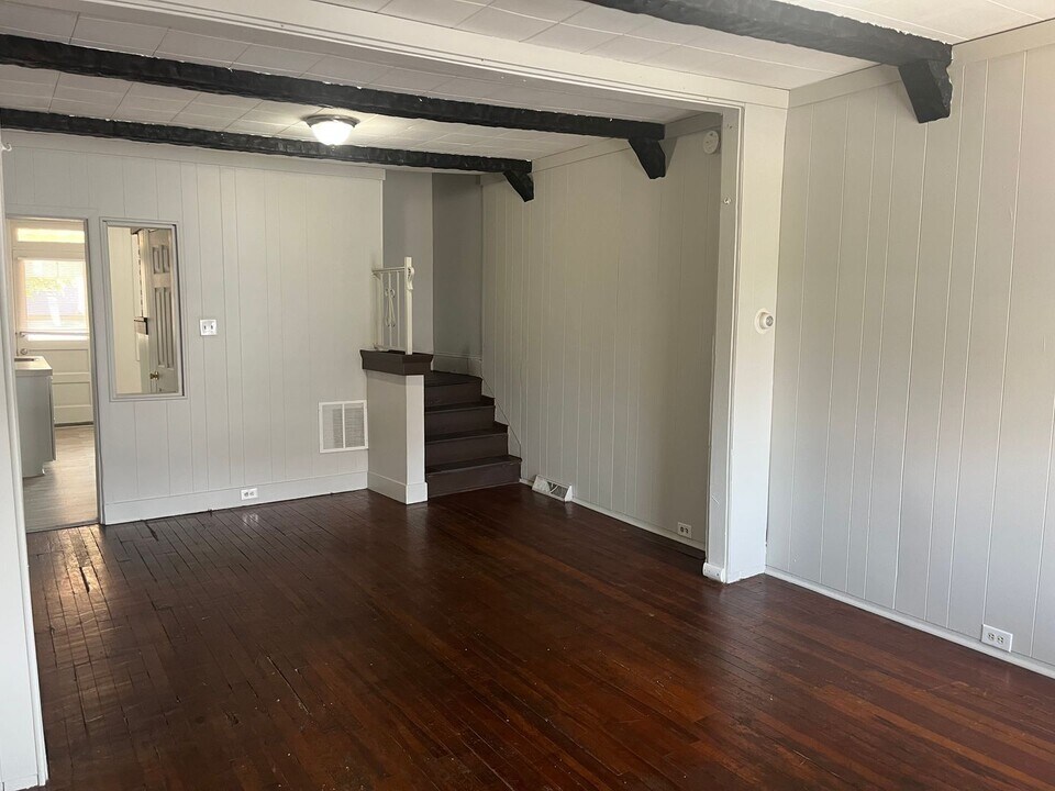 366 Ice Ave in Lancaster, PA - Building Photo