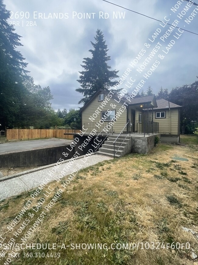 2690 Erlands Point Rd NW in Bremerton, WA - Building Photo - Building Photo
