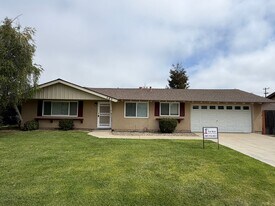 465 Stansbury Dr in Santa Maria, CA - Building Photo