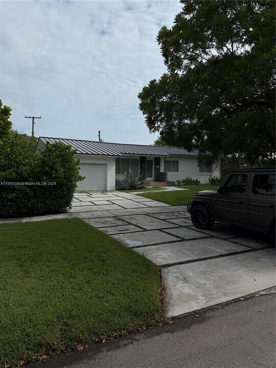 675 NE 93rd St in Miami Shores, FL - Building Photo