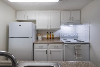 Princeton Court in Dallas, TX - Building Photo - Building Photo