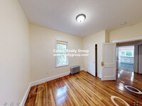 2572 Massachusetts Ave, Unit 2 in Cambridge, MA - Building Photo - Building Photo