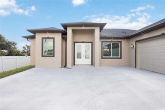 6146 Grandeur St in Englewood, FL - Building Photo - Building Photo