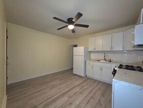 721 Center St in New Castle, DE - Building Photo - Building Photo
