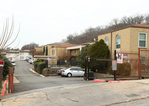 Spanish Garden Condominiums in Fort Worth, TX - Building Photo - Building Photo